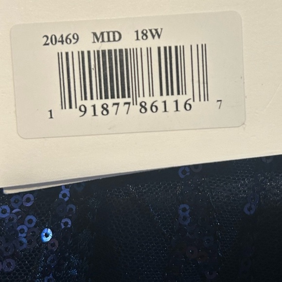 Mac Duggal 20469 NWT Navy High Neck Flutter Sleeve Embellished A-Line Gown - Picture 6 of 6